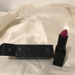NARS AUDACIOUS LIPSTICK